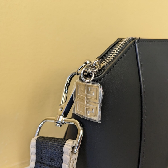 Givenchy pouch - Picture 6 of 16